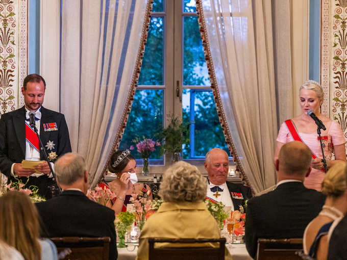 Kronprinsparet holder sin tale for Prinsesse Ingrid Alexandra. Foto: Håkon Mosvold Larsen / NTB